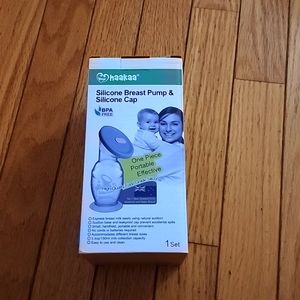 Haakaa silicone breast pump and cap